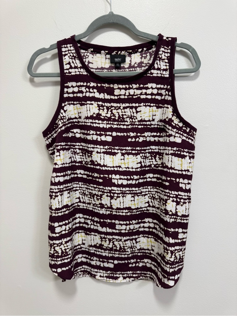 Mossimo Supply Co. Maroon and White Tie-Dye Stripe Tank